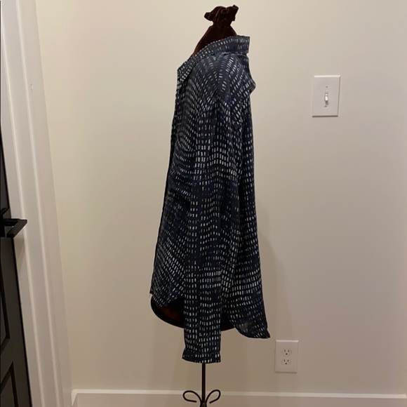 Button up blouse - Picture 2 of 5